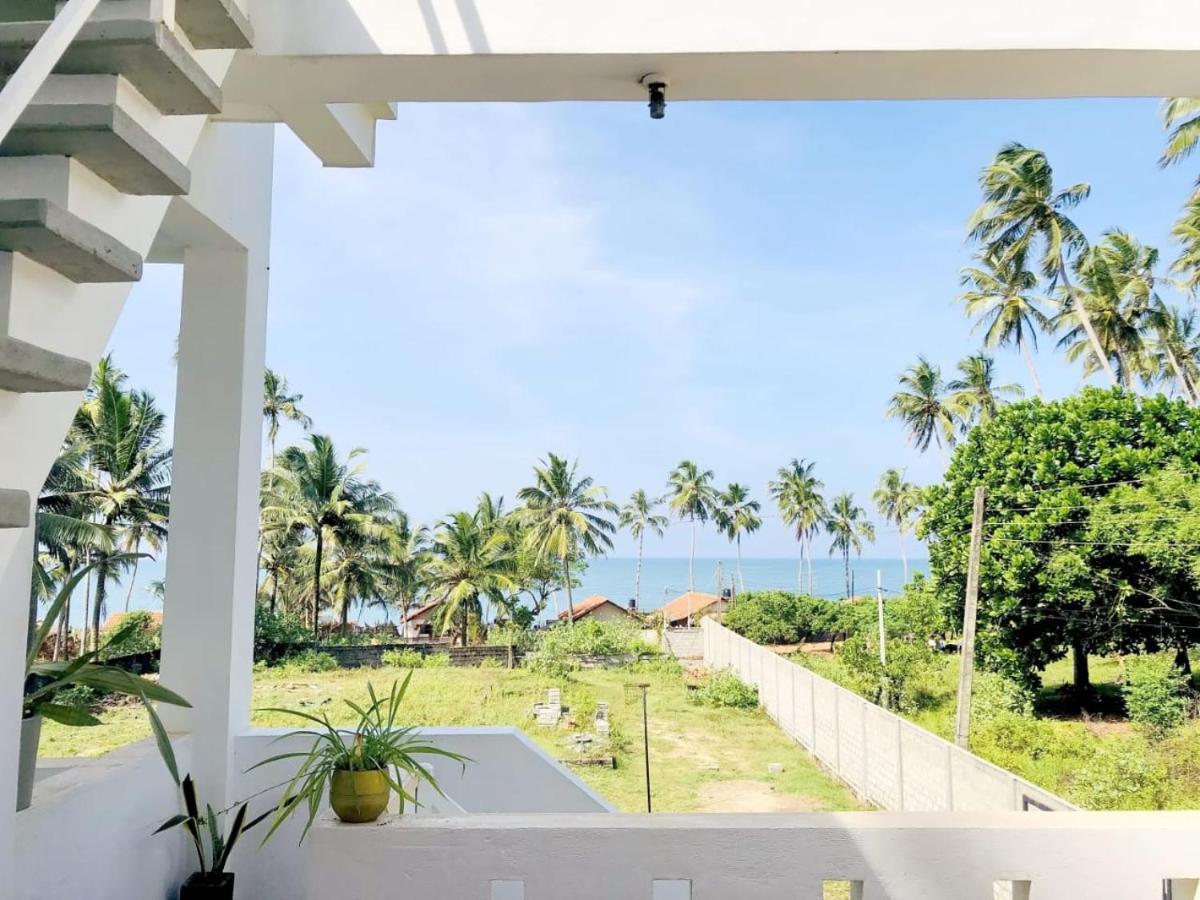 Ayona Beach Villa Katuneriya エクステリア 写真