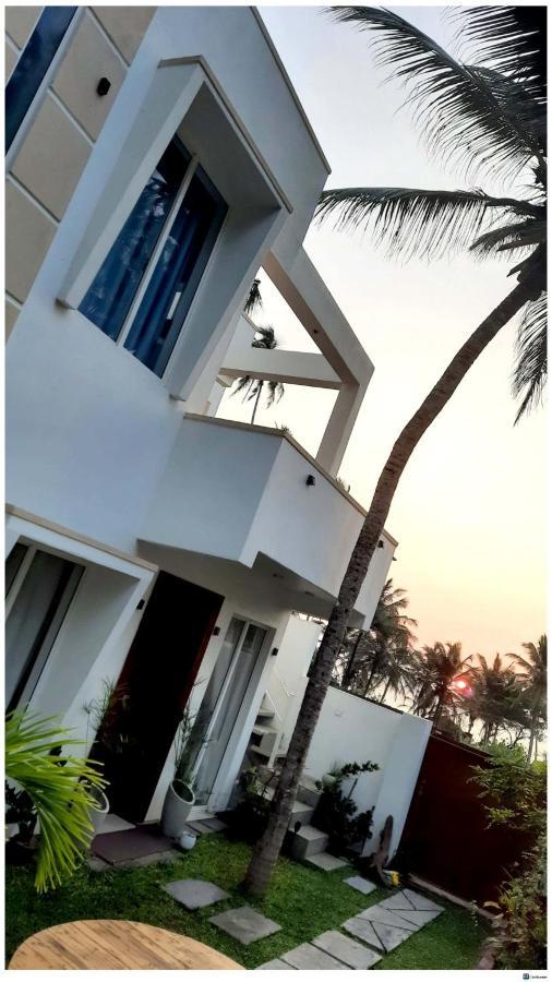 Ayona Beach Villa Katuneriya エクステリア 写真