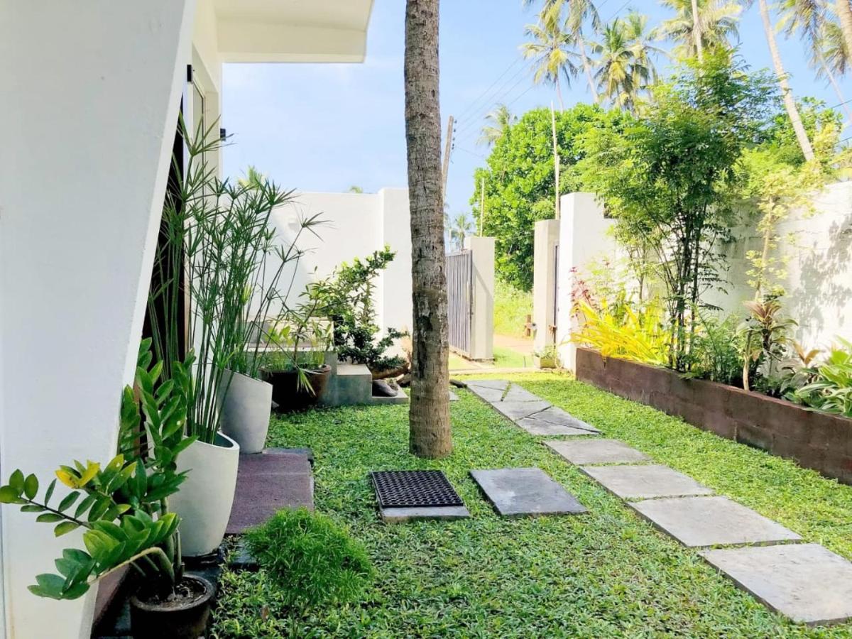 Ayona Beach Villa Katuneriya エクステリア 写真