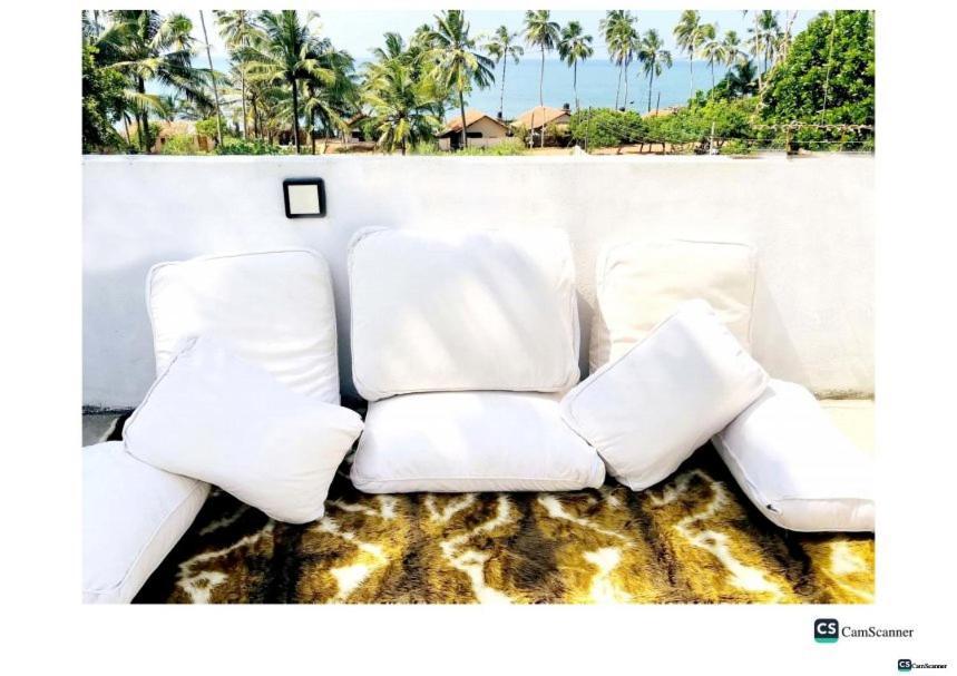 Ayona Beach Villa Katuneriya エクステリア 写真